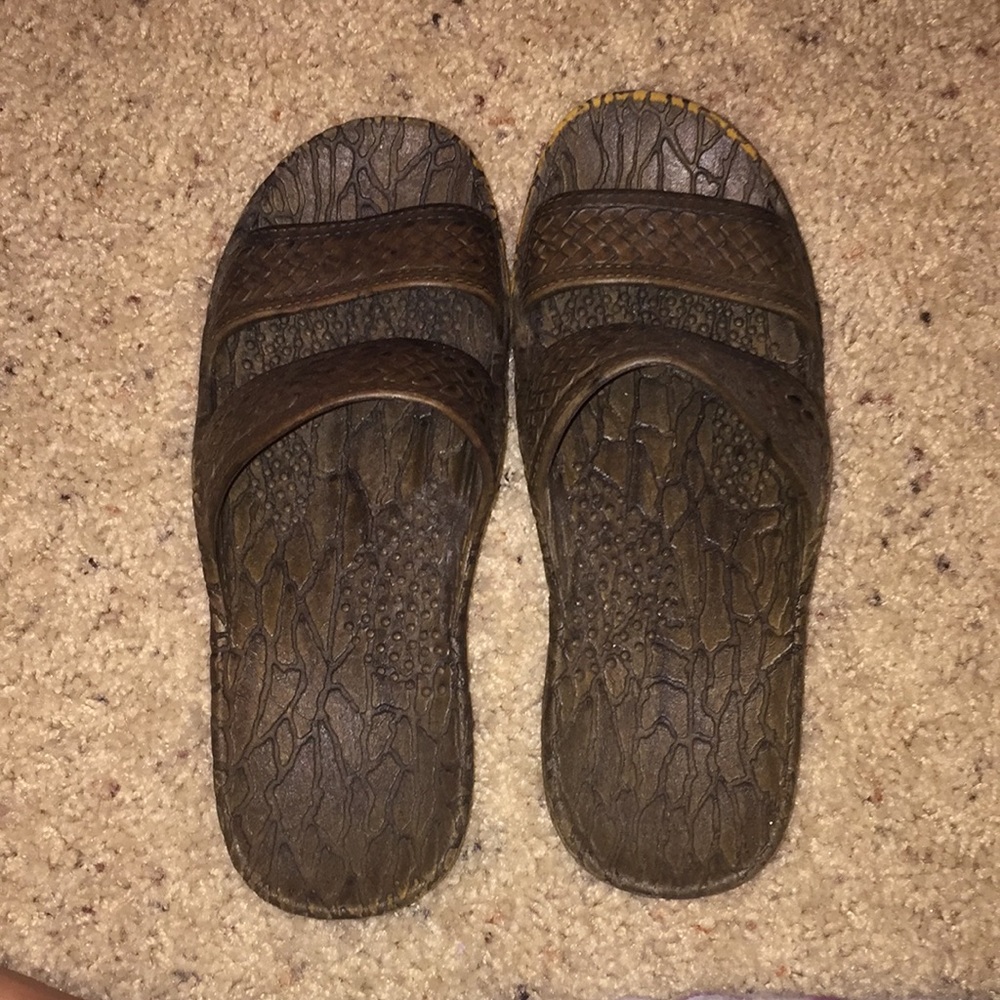 a bundle of two pair of turtle toes